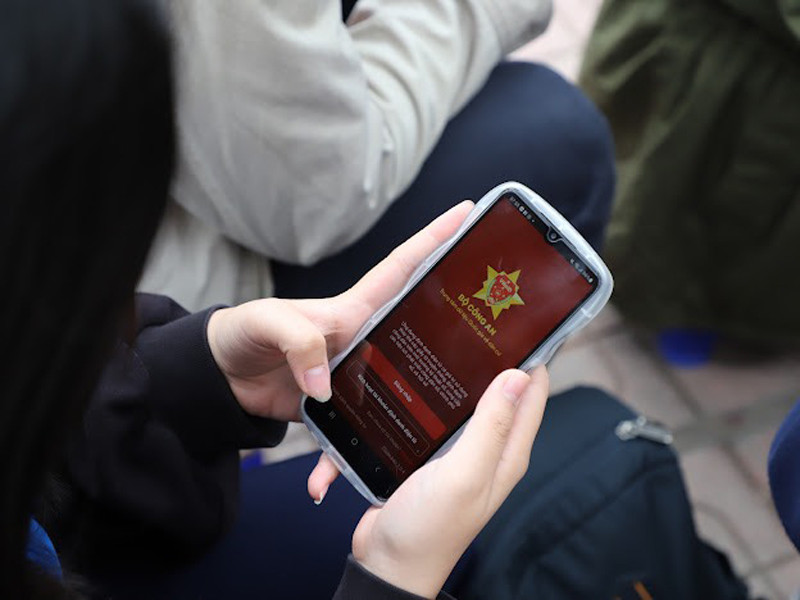 Cùng với đó, chủ động hướng dẫn các bước cài đặt, sử dụng ứng dụng VNeID và đăng ký tài khoản định danh điện tử đảm bảo trực quan, dễ hiểu, dễ thực hiện; từ đó đăng tải, tuyên truyền rộng rãi đến người dân trên địa bàn