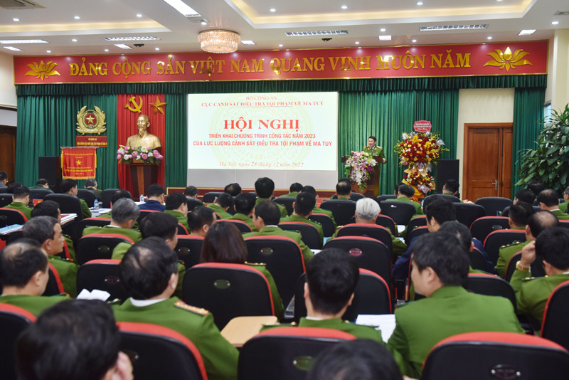 Thiếu tướng Nguyễn Văn Viện, Cục trưởng Cục Cảnh sát điều tra tội phạm về ma túy phát biểu tại Hội nghị Thiếu tướng Nguyễn Văn Viện, Cục trưởng Cục Cảnh sát điều tra tội phạm về ma túy phát biểu tại Hội nghị