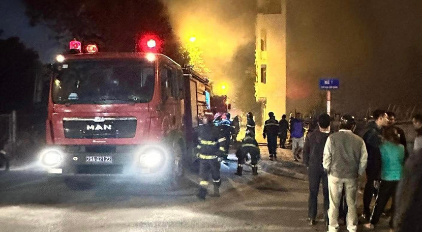 Cảnh sát PCCC và CNCH kịp thời dập tắt đám cháy tại nhà dân tại phường Giang Biên