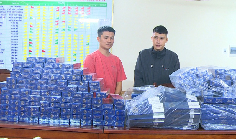 Hai đối tượng Minh và Giang cùng tang vật