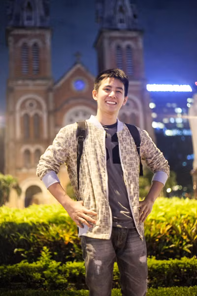 Hot boy Thái Lan Nick Pavich “rong chơi” Sài thành ảnh 1