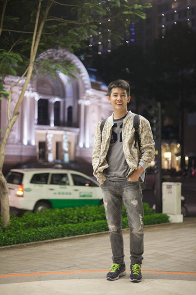 Hot boy Thái Lan Nick Pavich “rong chơi” Sài thành ảnh 2