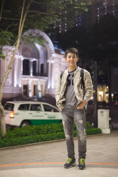 Hot boy Thái Lan Nick Pavich “rong chơi” Sài thành ảnh 2