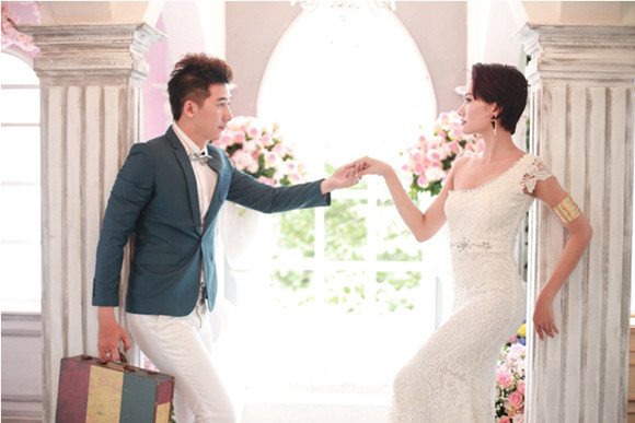 Dương Hiểu Ngọc tạo dáng quyến rũ bên Nam Phong ảnh 4