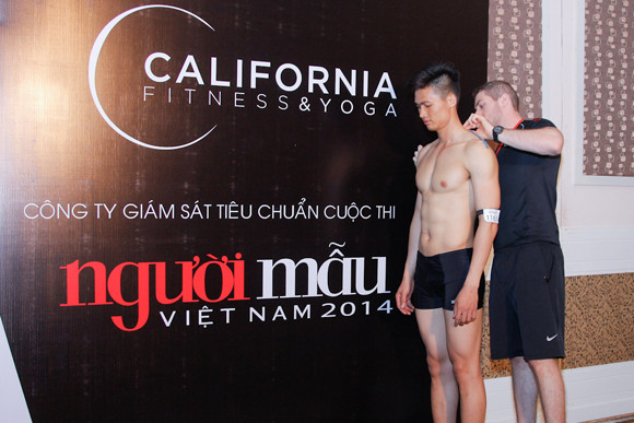 Thí sinh Vietnam's Next Top Model khoe cơ bắp trong phần thi hình thể ảnh 7