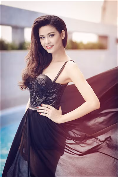 Trương Quỳnh Anh khoe chân dài, dáng ngọc ảnh 8