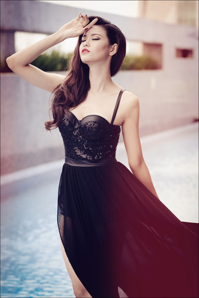 Trương Quỳnh Anh khoe chân dài, dáng ngọc ảnh 7