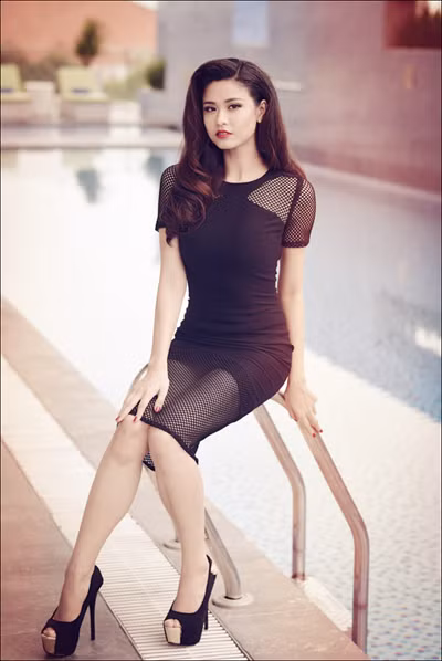 Trương Quỳnh Anh khoe chân dài, dáng ngọc ảnh 4