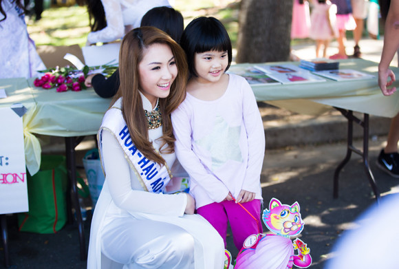 Hoa hậu gốc Việt Jennifer Chung tổ chức Trung thu cho trẻ em TP. San Jose ảnh 6