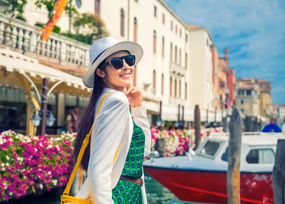 Hoa hậu Ngọc Hân lãng mạn tại Venice ảnh 4