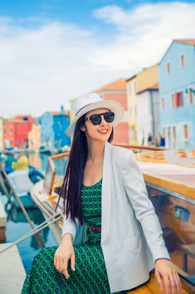 Hoa hậu Ngọc Hân lãng mạn tại Venice ảnh 8
