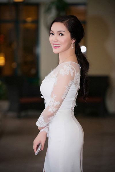 Ca sĩ Ngọc Anh khoe dáng nuột nà, quyến rũ ảnh 6