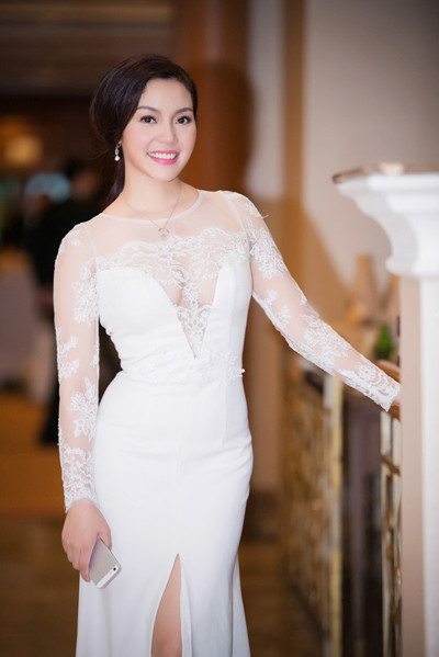 Ca sĩ Ngọc Anh khoe dáng nuột nà, quyến rũ ảnh 4