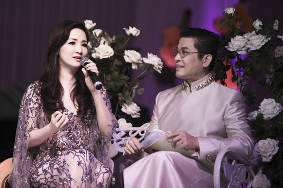 Hoa hậu Giáng My đấu giá bức tranh nghệ thuật làm từ vàng 24k ảnh 2