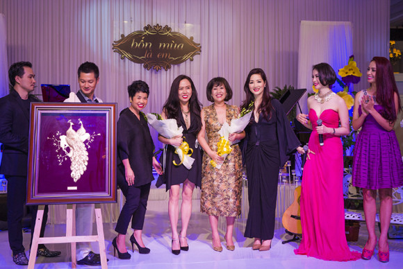 Hoa hậu Giáng My đấu giá bức tranh nghệ thuật làm từ vàng 24k ảnh 8