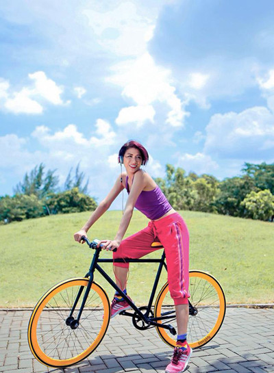 Trang Khàn đạp xe khoe dáng chuẩn ảnh 1