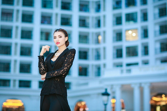 Hồng Quế sánh bước cùng mẹ đi dự sự kiện ảnh 5