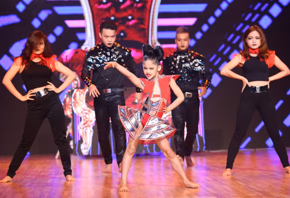 Hóa thân thành Beyonce, Linh Hoa đăng quang quán quân Bước nhảy Hoàn vũ nhí ảnh 6