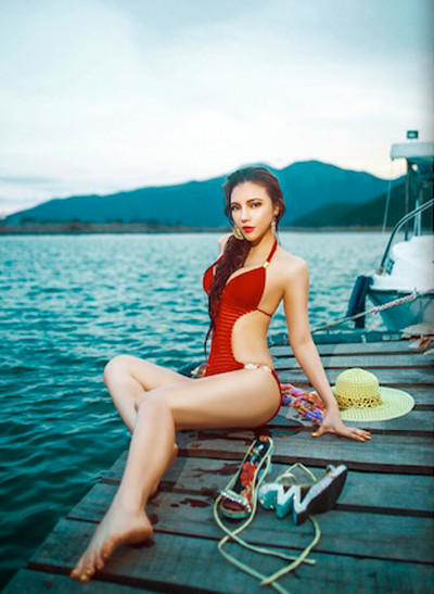 Siêu mẫu phong cách Jenny Nguyễn quyến rũ với bikini ảnh 3