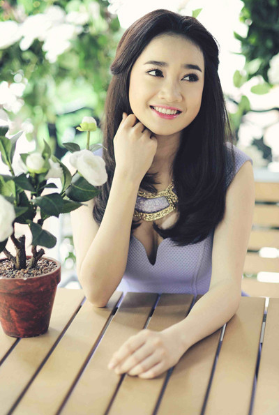 Hot girl “Quả tim máu” dịu dàng như nàng công chúa trong vườn xinh ảnh 1 Hot girl “Quả tim máu” dịu dàng như nàng công chúa trong vườn xinh ảnh 1