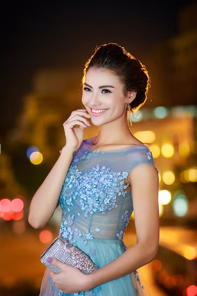 Hồng Quế “toả sáng”, "thiêu đốt" cánh mày râu trong đêm Hà Nội ảnh 6