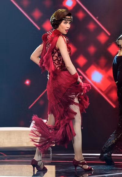 Hà Hồ “đốt cháy” sân khấu “The Winner Is” với vòng 1 nóng bỏng ảnh 2