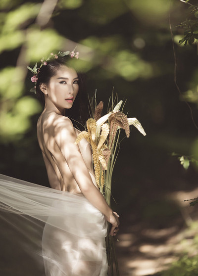 “Bỏng mắt” ngắm ảnh Lan Hương bán nude cực gợi cảm ảnh 4 “Bỏng mắt” ngắm ảnh Lan Hương bán nude cực gợi cảm ảnh 4