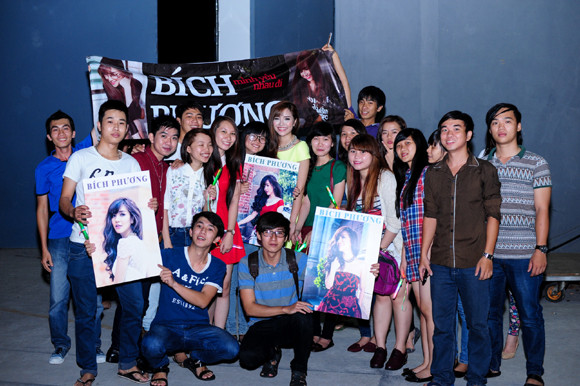 Bích Phương Idol rạng rỡ trong vòng tay người hâm mộ ảnh 11