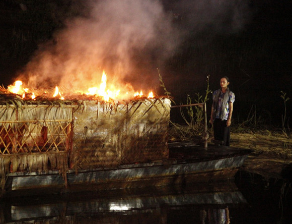 Tinna Tình tái xuất, hoá thân thành gái quê lam lũ, bị lừa tình ảnh 3