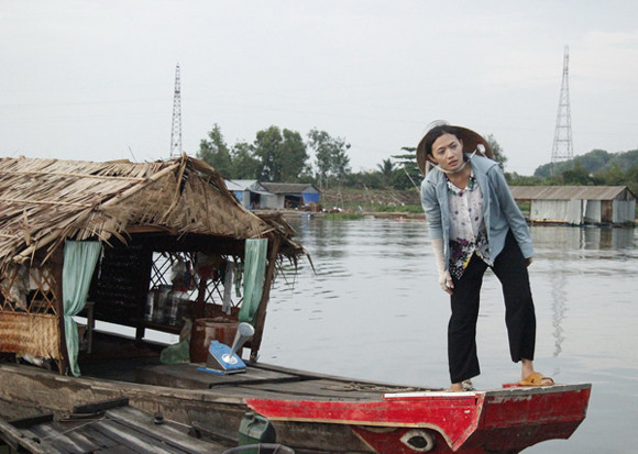 Tinna Tình tái xuất, hoá thân thành gái quê lam lũ, bị lừa tình ảnh 2