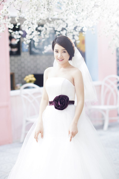 Hotgirl “Quả tim máu” tung ảnh cô dâu tuyệt đẹp ảnh 1