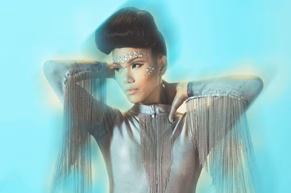 Phương Vy tung MV mới sau chiến thắng Chinh phục đỉnh cao ảnh 9