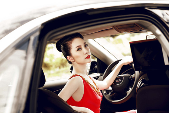 “Ngọc nữ làng múa” thả dáng kiêu sa trong siêu xe bạc tỷ ảnh 6