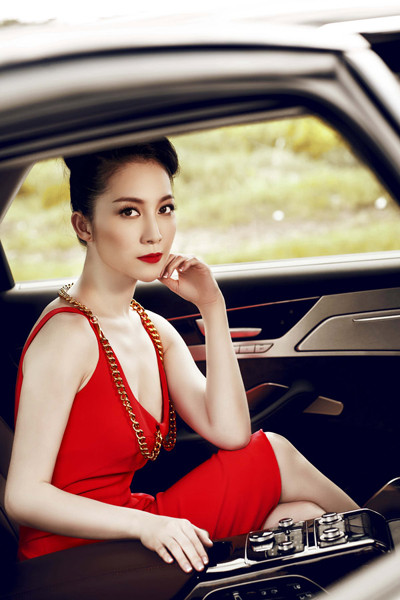 “Ngọc nữ làng múa” thả dáng kiêu sa trong siêu xe bạc tỷ ảnh 4