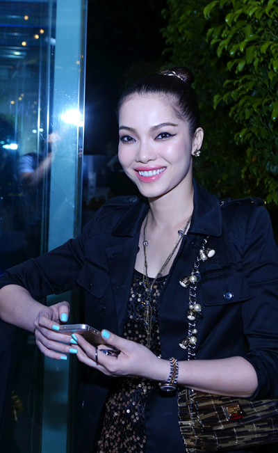 “Quả bom sex” Quách An An nổi bật với cây “hàng hiệu” gợi cảm ảnh 7 “Quả bom sex” Quách An An nổi bật với cây “hàng hiệu” gợi cảm ảnh 7