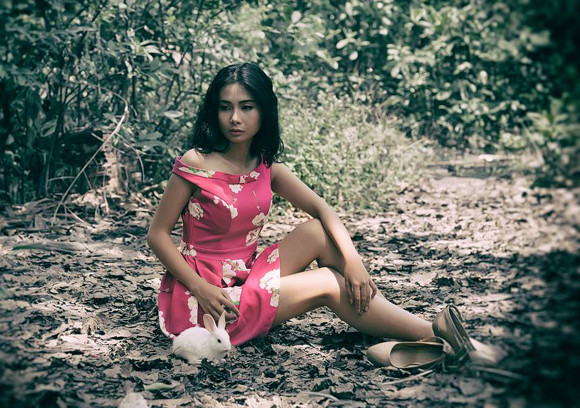 Chán nude, người mẫu Xuân Thuỳ vào rừng chơi… với thỏ ảnh 4
