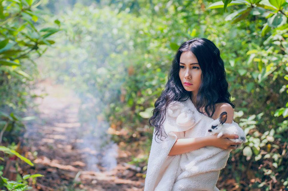 Chán nude, người mẫu Xuân Thuỳ vào rừng chơi… với thỏ ảnh 8