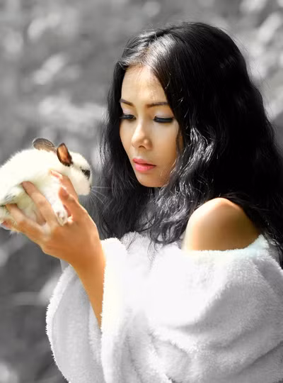 Chán nude, người mẫu Xuân Thuỳ vào rừng chơi… với thỏ ảnh 6