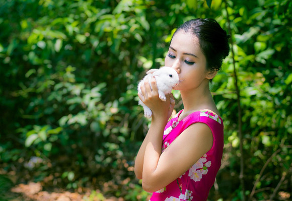 Chán nude, người mẫu Xuân Thuỳ vào rừng chơi… với thỏ ảnh 3