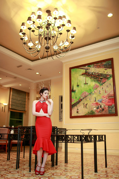 Hoa hậu Ngọc Hân khoe lưng trần, dáng ngọc ở Hải Phòng ảnh 2 Hoa hậu Ngọc Hân khoe lưng trần, dáng ngọc ở Hải Phòng ảnh 2