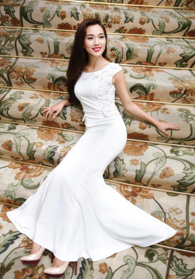 Siêu mẫu Kim Cương “hút hồn” với đầm dạ hội ảnh 5