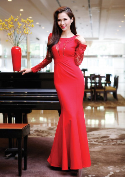 Siêu mẫu Kim Cương “hút hồn” với đầm dạ hội ảnh 1