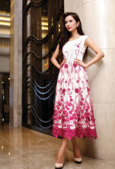 Siêu mẫu Kim Cương “hút hồn” với đầm dạ hội ảnh 8