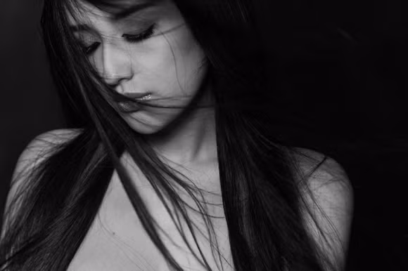 Mai Phương Thuý "vai trần mắt buồn" sau tuyên bố giã từ showbiz ảnh 10