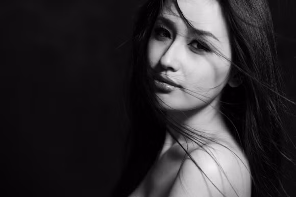 Mai Phương Thuý "vai trần mắt buồn" sau tuyên bố giã từ showbiz ảnh 8