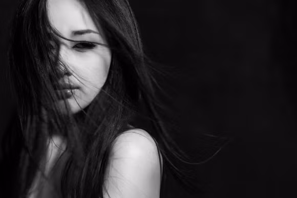 Mai Phương Thuý "vai trần mắt buồn" sau tuyên bố giã từ showbiz ảnh 5