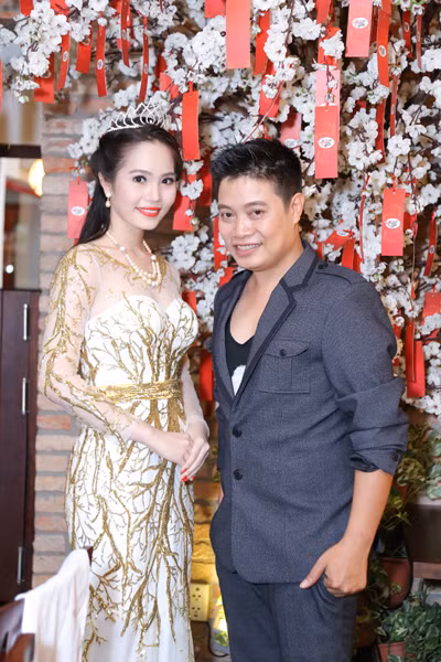Nữ hoàng Du lịch Việt Nam Dương Kim Ánh lộng lẫy trong tiệc mừng sau đăng quang ảnh 3