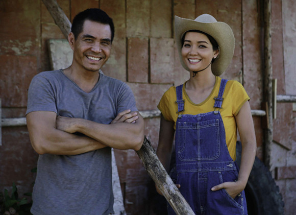 Mai Thu Huyền tạo dáng hầm hố trên xe jeep ảnh 7