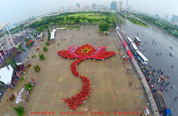 Hoa hậu biển Nguyễn Thị Loan "tươi rói" đi hiến máu nhân đạo ảnh 8