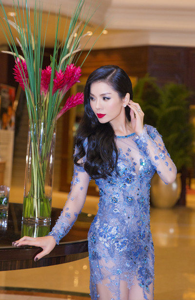 Lệ Quyên nửa kín nửa hở trong bộ đầm xuyên thấu ảnh 3 Lệ Quyên nửa kín nửa hở trong bộ đầm xuyên thấu ảnh 3